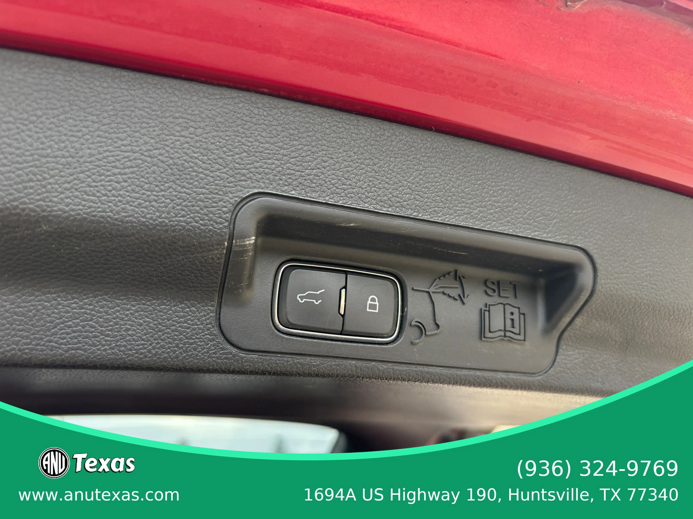 Used 2020 Ford Explorer Limited w/ Class III Trailer Tow Package AWD/4WD image 19