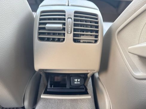 Used 2013 Mercedes-Benz C 300 4MATIC Sedan image 11