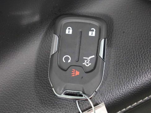 Used 2023 GMC Acadia SLE w/ Driver Convenience Package FWD image 40