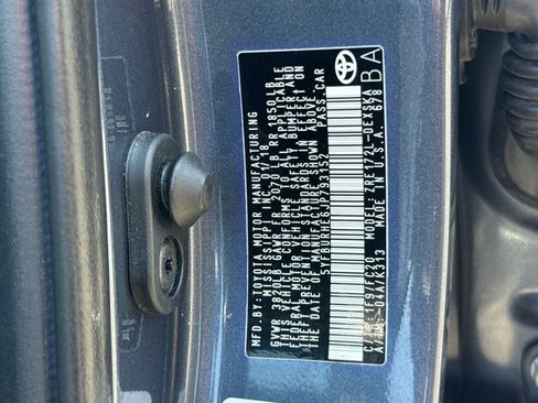 Used 2018 Toyota Corolla SE FWD image 27