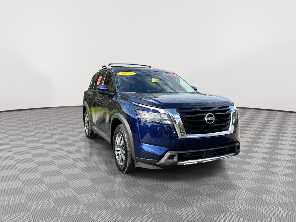Certified 2025 Nissan Pathfinder SL AWD/4WD image 4