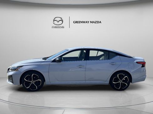 Used 2025 Nissan Altima 2.5 SR image 4