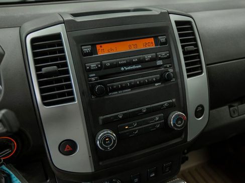 Used 2011 Nissan Xterra PRO-4X w/ Pro-4x Leather Pkg AWD/4WD image 17