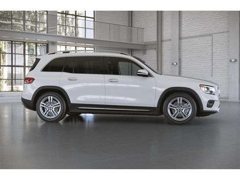 Certified 2022 Mercedes-Benz GLB 250 4MATIC image 16