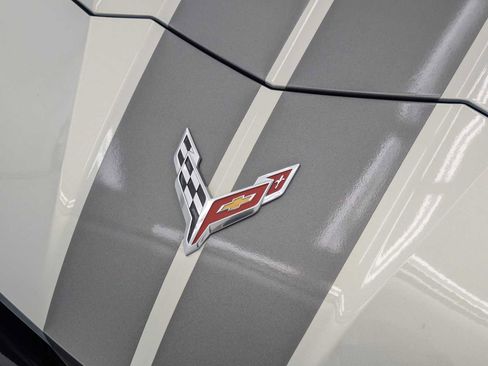 Used 2021 Chevrolet Corvette Stingray Premium Cpe w/ Z51 Performance Package RWD image 11
