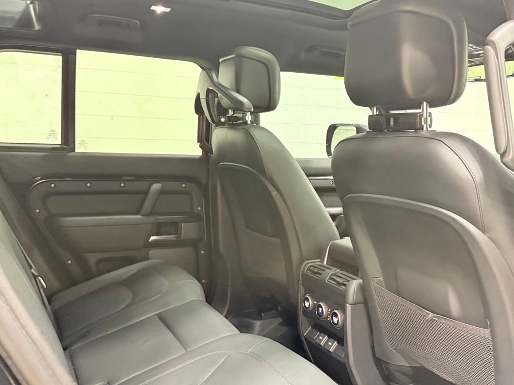 Used 2023 Land Rover Defender 110 V8 AWD/4WD image 45