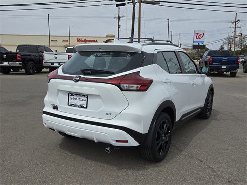 New 2024 Nissan Kicks SR w/ SR Premium Package image 10