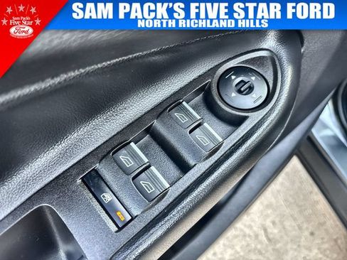 Used 2019 Ford Escape SE FWD image 22