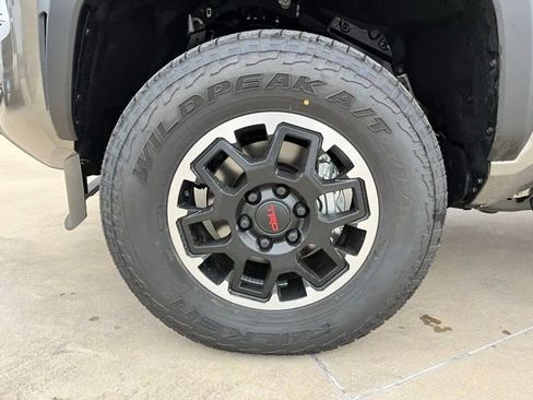 New 2026 Toyota Tacoma TRD Off-Road AWD/4WD image 7