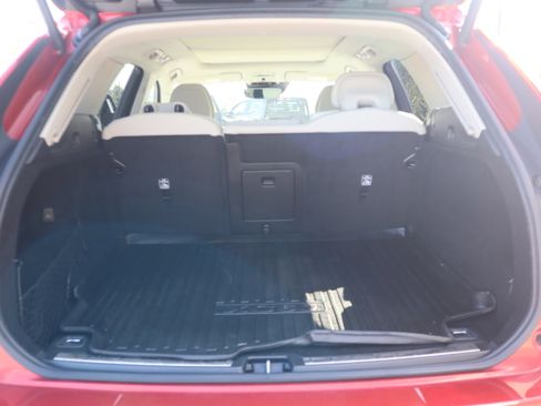 Used 2020 Volvo XC60 T5 Momentum image 34