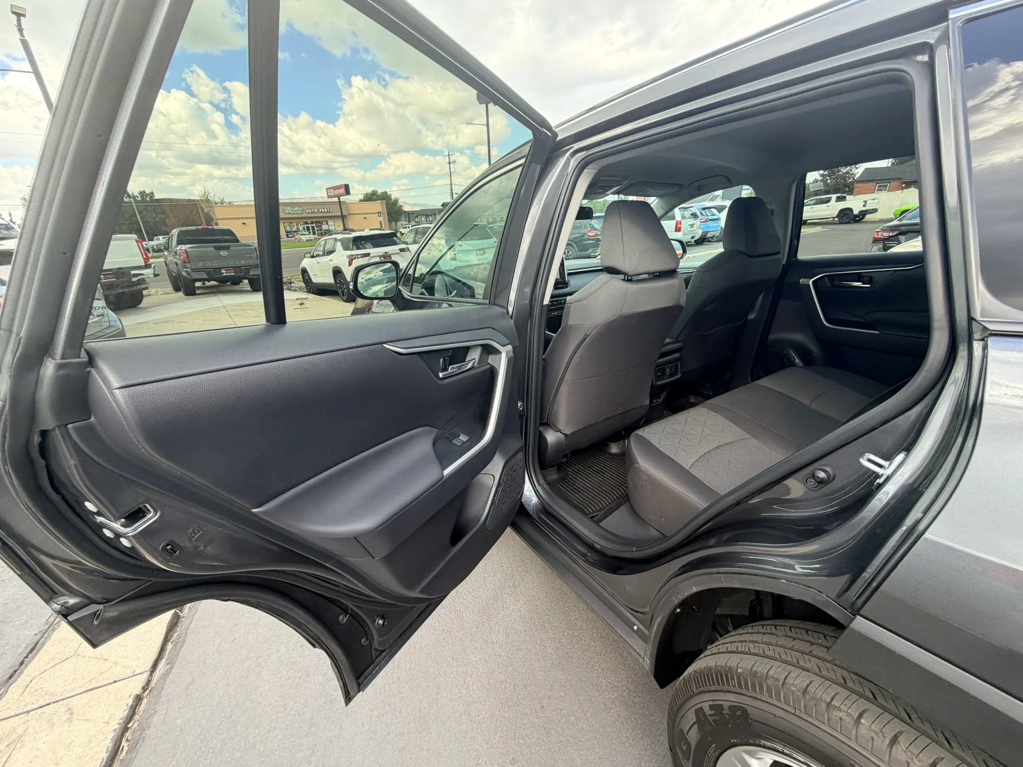 Used 2024 Toyota RAV4 XLE AWD/4WD image 20