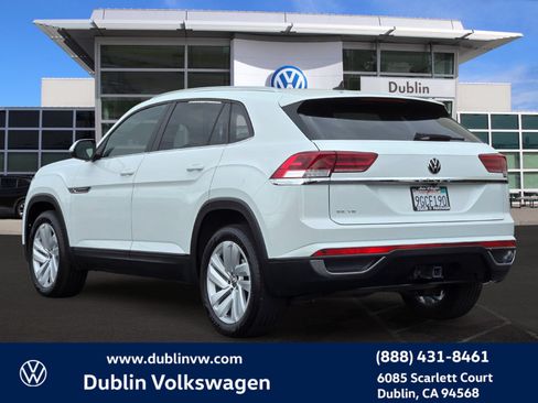 Certified 2023 Volkswagen Atlas Cross Sport SE w/ Panoramic Sunroof Package FWD image 6