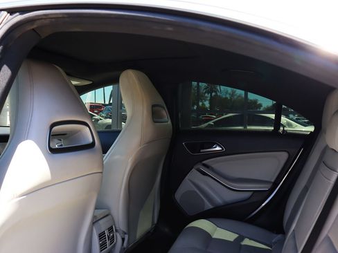 Used 2018 Mercedes-Benz CLA 250 image 36