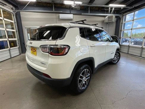 Used 2020 Jeep Compass Latitude FWD image 5