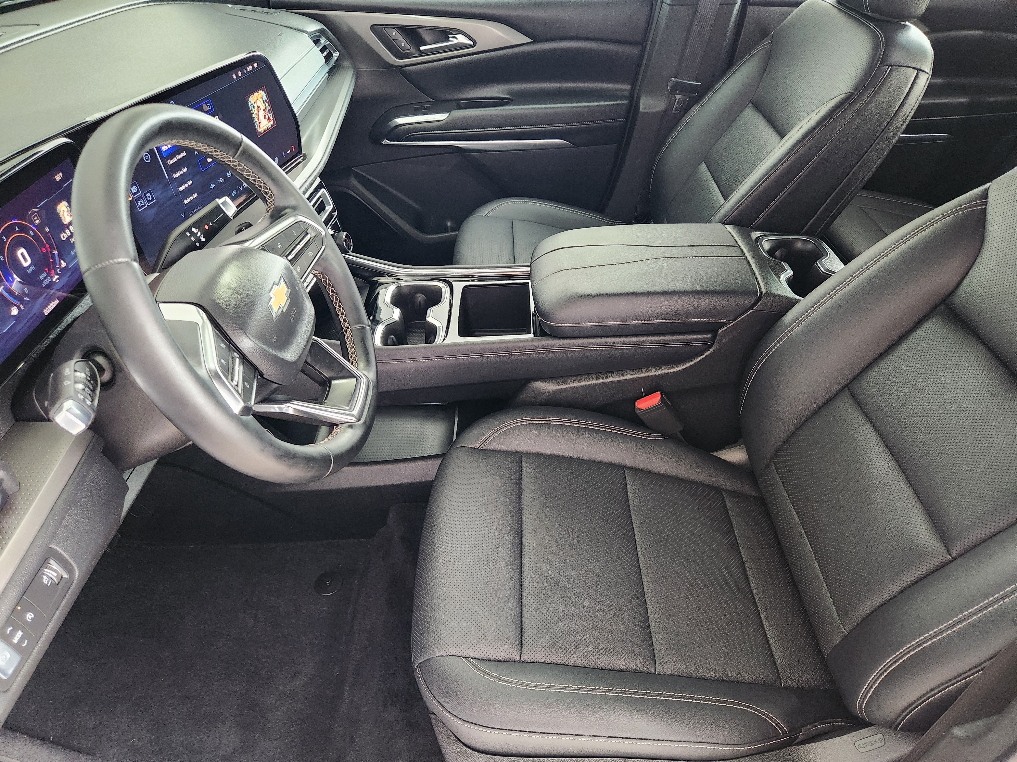 Used 2026 Chevrolet Traverse LT FWD image 12