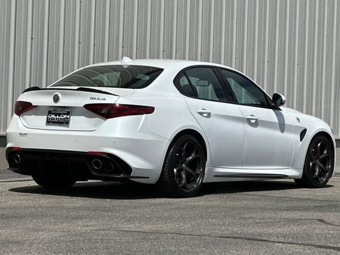 Used 2017 Alfa Romeo Giulia Quadrifoglio RWD image 4