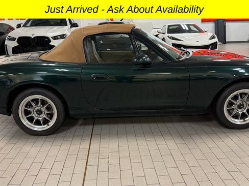 Used 1999 MAZDA MX-5 Miata image 1