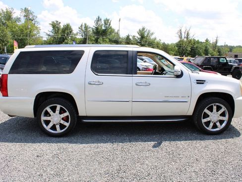 Used 2007 Cadillac Escalade ESV AWD w/ Information Package image 6