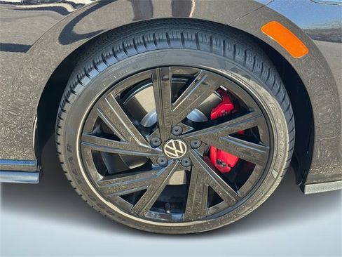 Used 2023 Volkswagen GTI SE w/ Golf Protection Package image 6