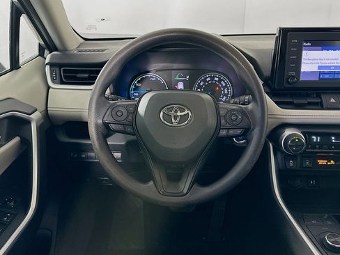 Used 2019 Toyota RAV4 XLE image 18