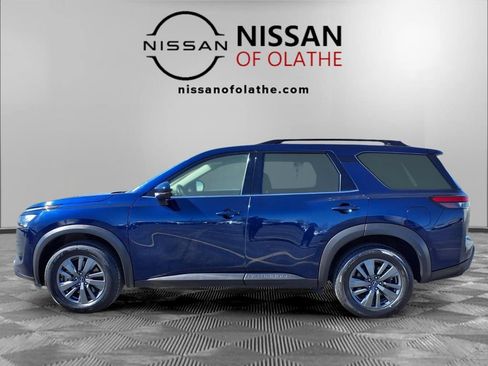 Used 2024 Nissan Pathfinder SV FWD image 20