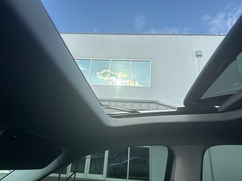Used 2019 Chevrolet Traverse Premier w/ Redline Edition FWD image 14