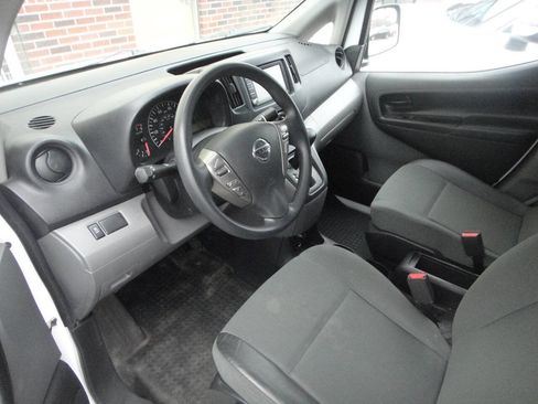 Used 2020 Nissan NV200 S image 7