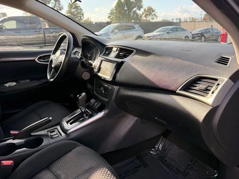 Used 2019 Nissan Sentra SR FWD image 19