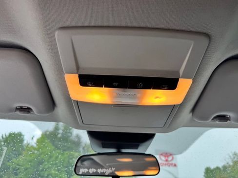 Used 2022 Nissan Sentra SV w/ All-Weather Package FWD image 22