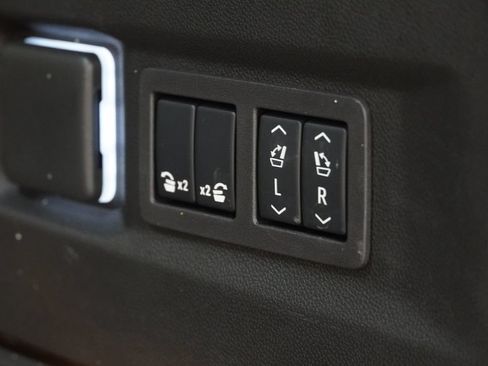 New 2025 Chevrolet Tahoe Premier w/ Sun And Tow Package AWD/4WD image 13
