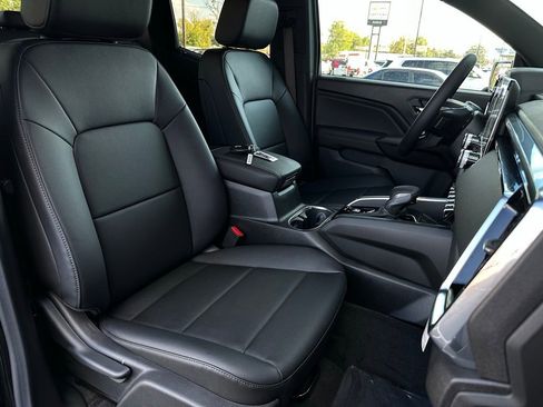 New 2026 GMC Canyon Elevation w/ Convenience Package image 17