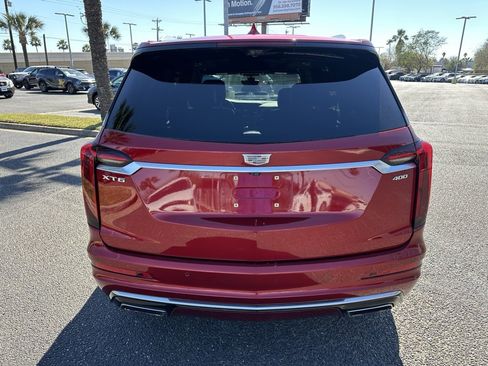 Used 2022 Cadillac XT6 Premium Luxury w/ Technology Package image 5