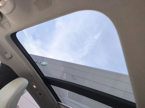 Used 2023 Volvo XC40 B5 Plus w/ Driver Assist Package image 16