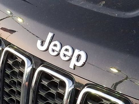 Used 2022 Jeep Grand Cherokee Laredo E w/ Security & Convenience Group AWD/4WD image 30