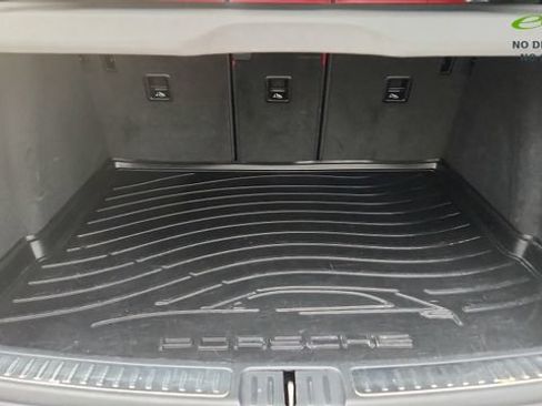 Used 2024 Porsche Macan w/ Premium Plus Package AWD/4WD image 30