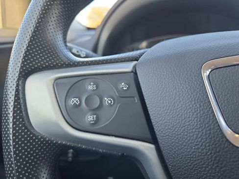 Used 2024 GMC Terrain SLE image 22