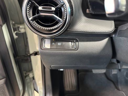 Used 2026 Chevrolet Equinox LT FWD image 22