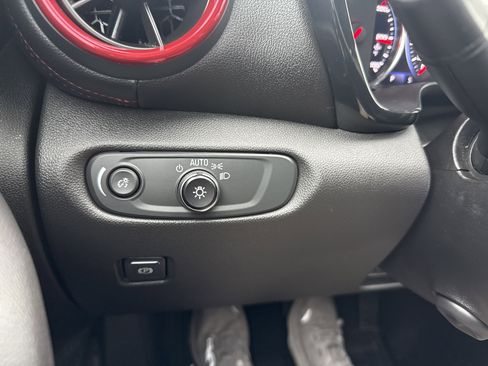 Used 2022 Chevrolet Blazer RS w/ Enhanced Convenience Package image 25