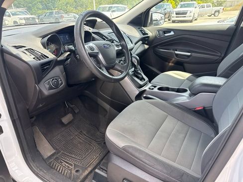 Used 2015 Ford Escape SE FWD image 6