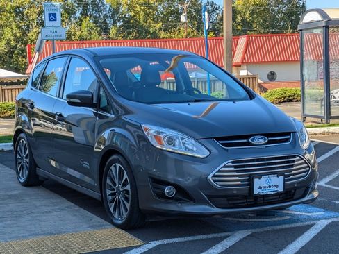Used 2017 Ford C-MAX Energi Titanium w/ Equipment Group 501A image 7
