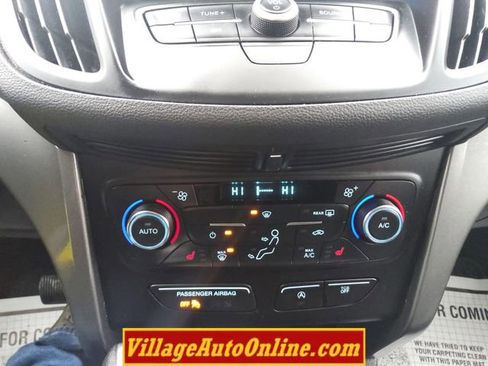 Used 2017 Ford Escape SE w/ Equipment Group 201A image 40