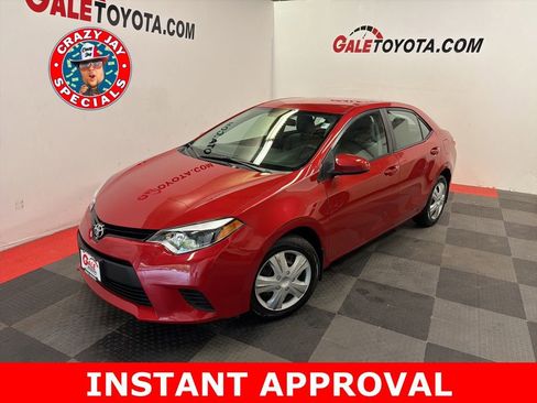 Used 2014 Toyota Corolla LE FWD image 1
