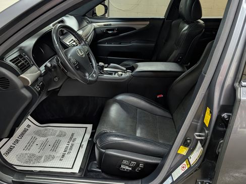 Used 2015 Lexus LS 460 AWD image 13