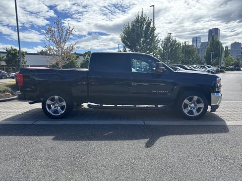 Used 2017 Chevrolet Silverado 1500 LT w/ Max Trailering Package RWD image 3
