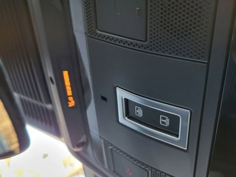 Used 2025 Land Rover Discovery Sport Dynamic SE image 37