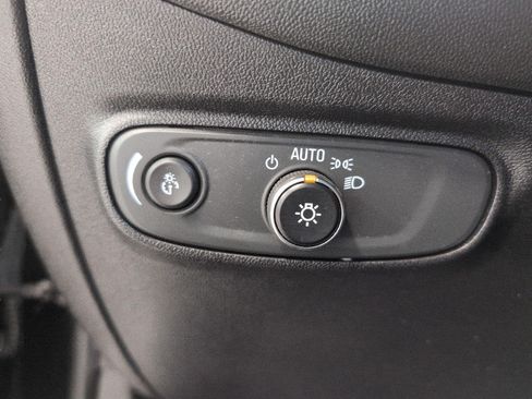 Used 2019 Chevrolet Equinox LT FWD image 10