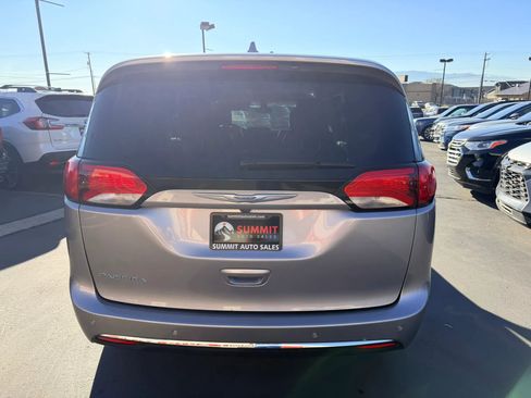 Used 2019 Chrysler Pacifica Touring Plus w/ Tire & Wheel Group image 5