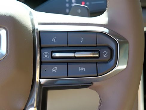 New 2026 GMC Yukon Denali w/ Sun & Power Step Package image 13