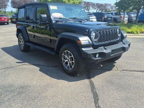 Certified 2025 Jeep Wrangler Unlimited Sport AWD/4WD image 3