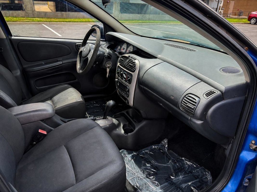 Used 2005 Dodge Neon SXT FWD image 11